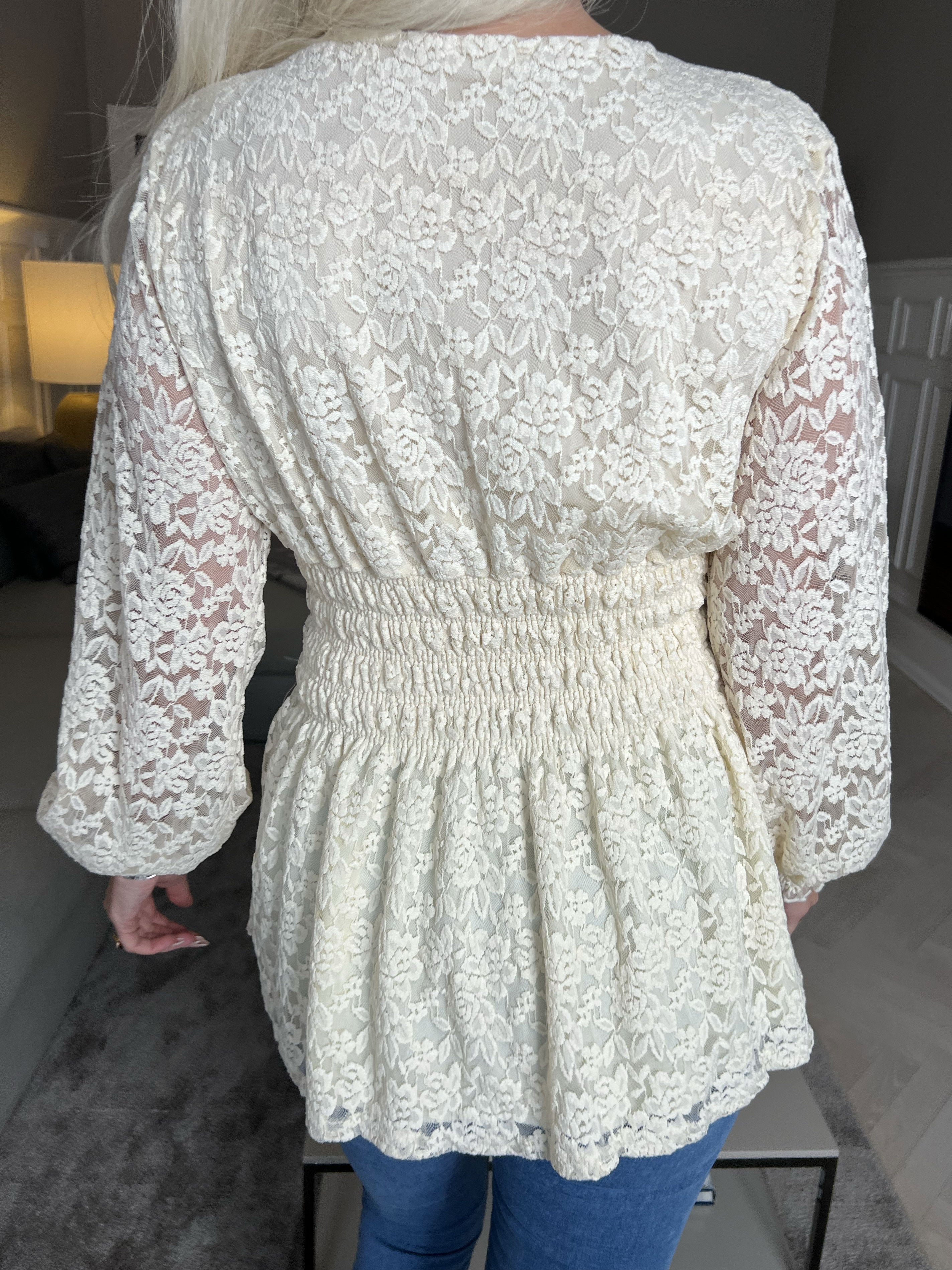 Pams Lace Shirt L/S - Blus med elastisk spets och lång ärm